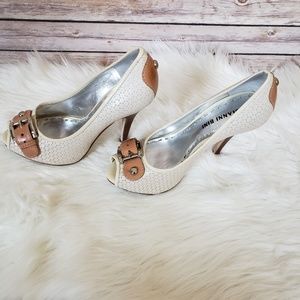 Gianni Bini Nude Pump